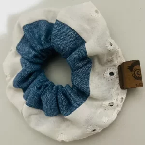 Scrunchie Mezclilla Blonda Flores – Talla S