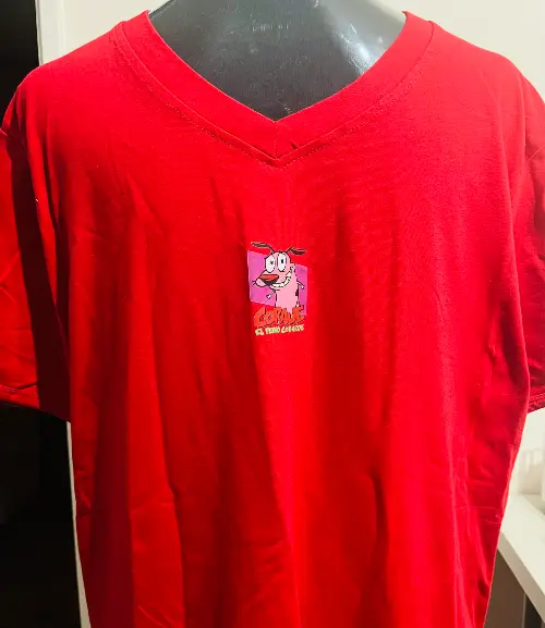 Polera Rojo Manga Corta Hombre Coraje el Perro Cobarde – Talla XL – Algodón Suave